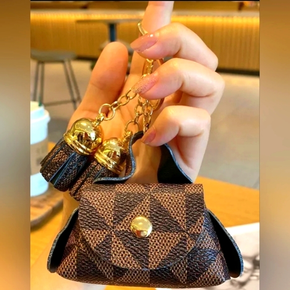 Mini Vintage Faux Leather Bag Charm - Picture 1 of 5